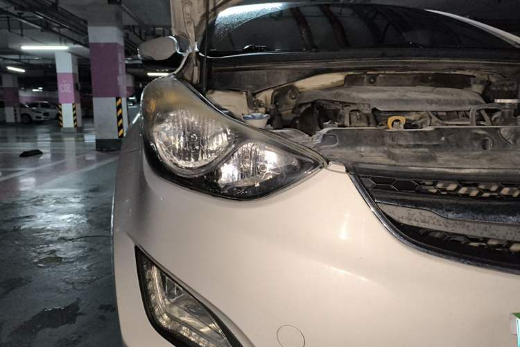 Used Hyundai Elantra (5th Generation / Langdong) 2015 1.6L Automatic Leading Model Right Front Headlight