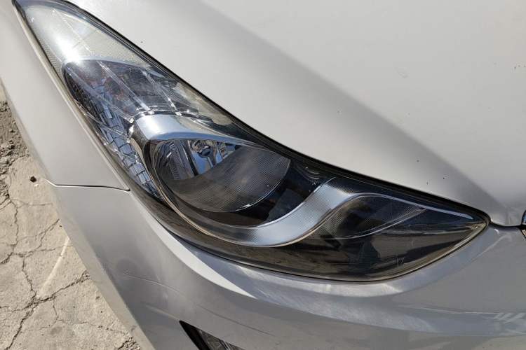 Used Hyundai Elantra (5th Generation / Langdong) 2015 1.6L Automatic Leading Model Right Front Headlight