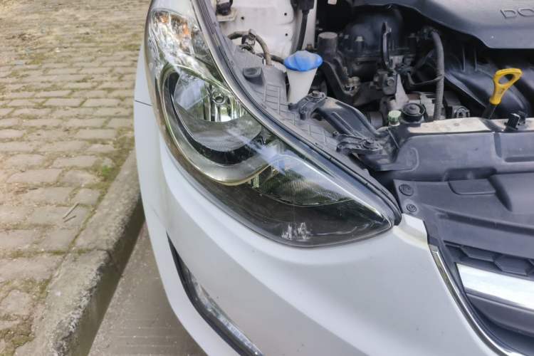 Used Hyundai Elantra (5th Generation / Langdong) 2015 1.6L Manual Leading Model Right Front Headlight
