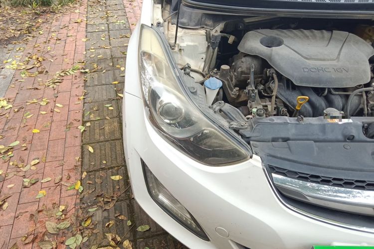 Used Hyundai Elantra (5th Generation / Langdong) 2015 1.6L Automatic Leading Model Right Front Headlight