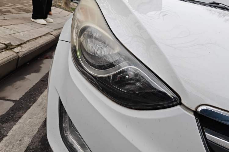 Used Hyundai Elantra (5th Generation / Langdong) 2015 1.6L Automatic Leading Model Right Front Headlight