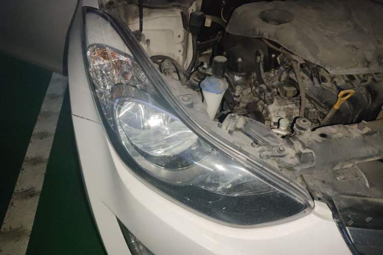 Used Hyundai Elantra (5th Generation / Langdong) 2015 1.6L Automatic Luxury Model Right Front Headlight