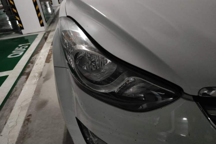 Used Hyundai Elantra (5th Generation / Langdong) 2015 1.6L Manual Leading Model Right Front Headlight