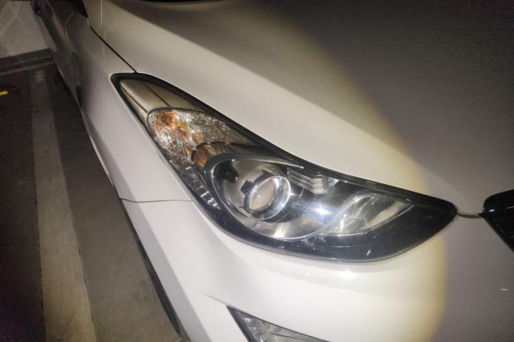 Used Hyundai Elantra (5th Generation / Langdong) 2015 1.6L Automatic Luxury Model Right Front Headlight