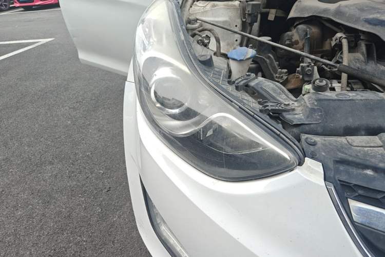 Used Hyundai Elantra (5th Generation / Langdong) 2015 1.6L Automatic Luxury Model Right Front Headlight