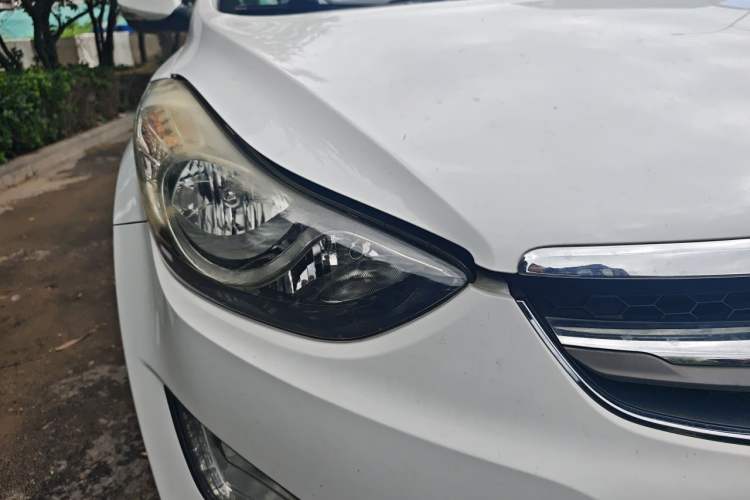 Used Hyundai Elantra (5th Generation / Langdong) 2015 1.6L Manual Leading Model Right Front Headlight