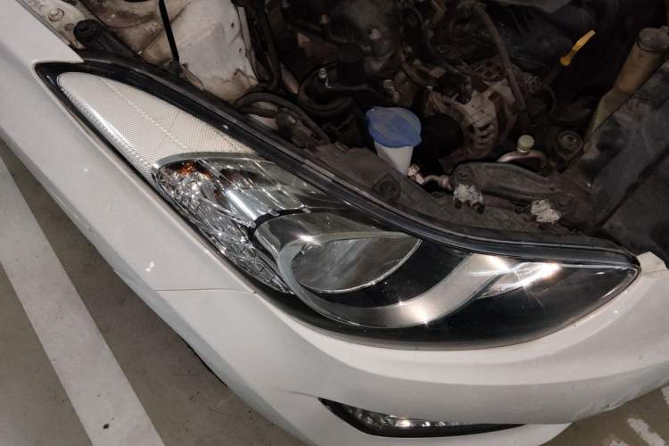 Used Hyundai Elantra (5th Generation / Langdong) 2015 1.6L Automatic Leading Model Right Front Headlight
