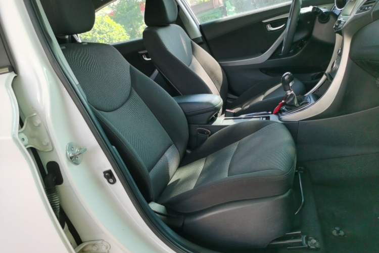 Used Hyundai Elantra (5th Generation / Langdong) 2015 1.6L Manual Leading Model Right Front Seat