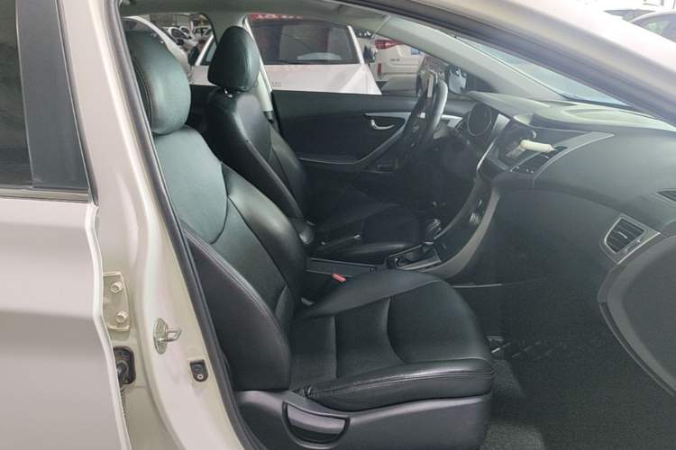 Used Hyundai Elantra (5th Generation / Langdong) 2015 1.6L Automatic Leading Model Right Front Seat
