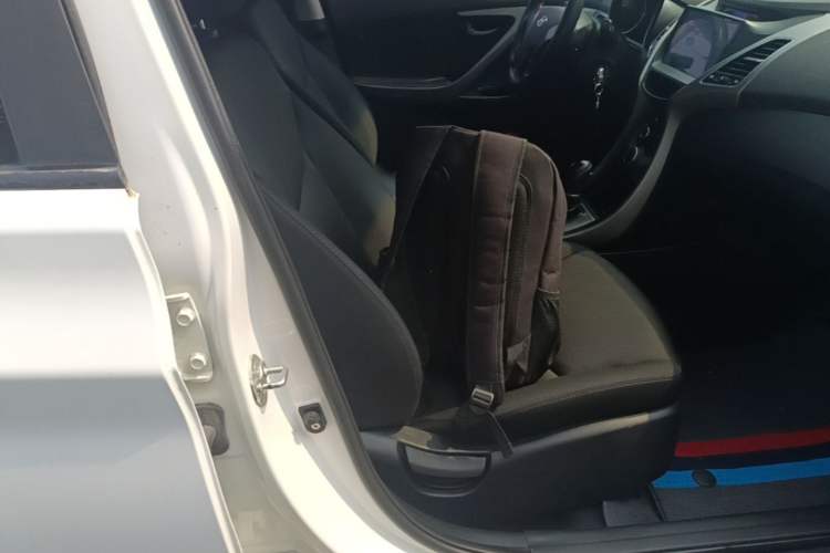 Used Hyundai Elantra (5th Generation / Langdong) 2015 1.6L Automatic Fashion Model Right Front Seat