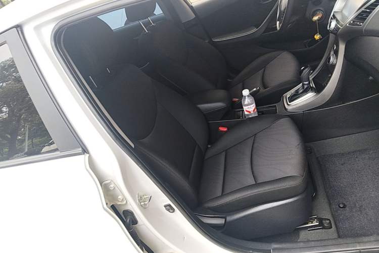 Used Hyundai Elantra (5th Generation / Langdong) 2015 1.6L Automatic Fashion Model Right Front Seat
