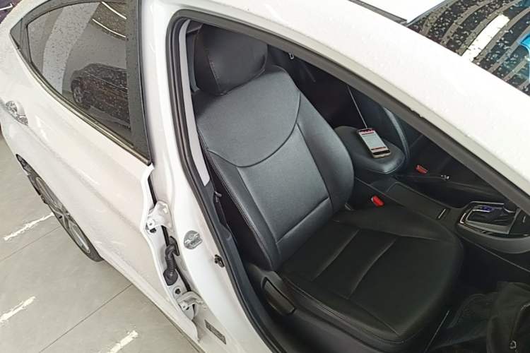 Used Hyundai Elantra (5th Generation / Langdong) 2015 1.6L Automatic Leading Model Right Front Seat