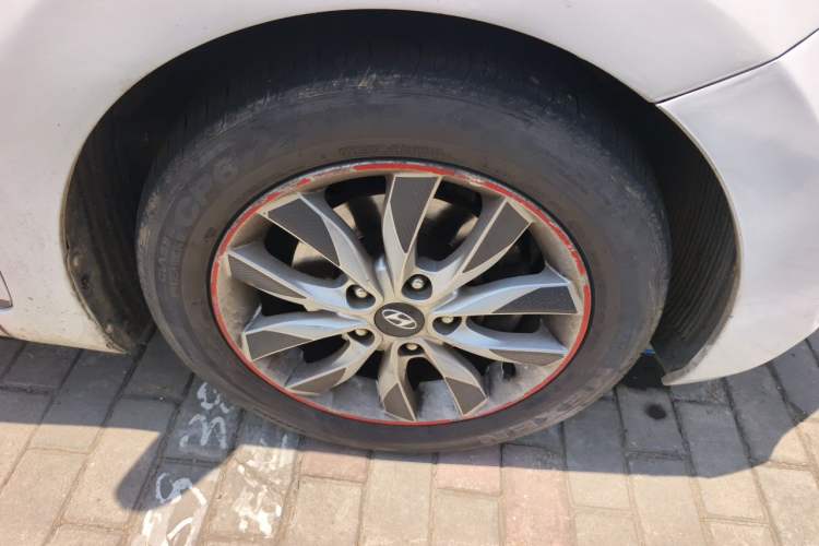 Used Hyundai Elantra (5th Generation / Langdong) 2015 1.6L Manual Leading Model Right Front Wheel Hub