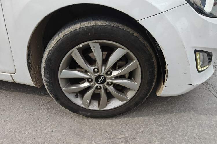 Used Hyundai Elantra (5th Generation / Langdong) 2015 1.6L Manual Fashion Edition Right Front Wheel Hub