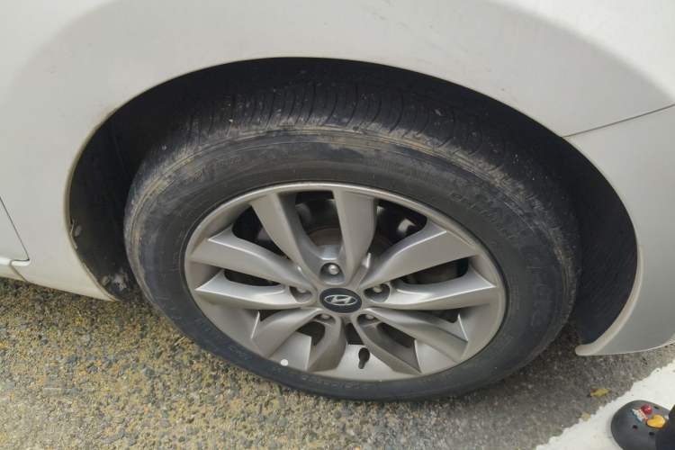 Used Hyundai Elantra (5th Generation / Langdong) 2015 1.6L Manual Leading Model Right Front Wheel Hub