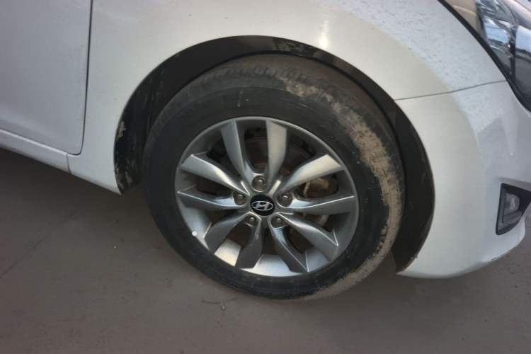 Used Hyundai Elantra (5th Generation / Langdong) 2015 1.6L Manual Leading Model Right Front Wheel Hub