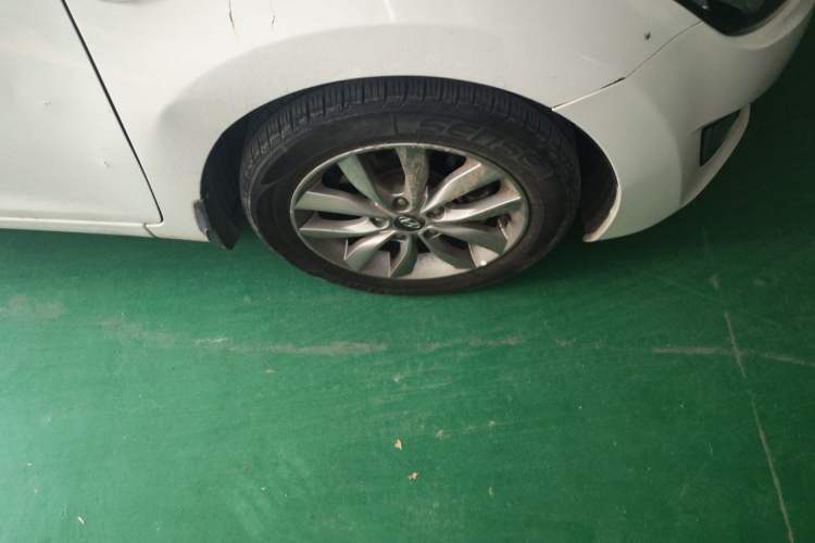 Used Hyundai Elantra (5th Generation / Langdong) 2015 1.6L Automatic Fashion Model Right Front Wheel Hub