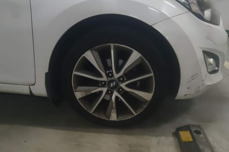 Used Hyundai Elantra (5th Generation / Langdong) 2015 1.6L Automatic Leading Model Right Front Wheel Hub