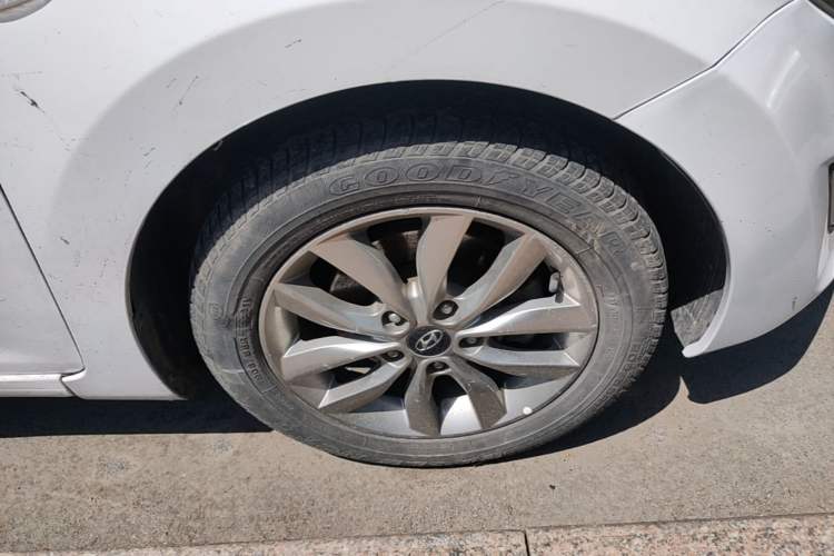 Used Hyundai Elantra (5th Generation / Langdong) 2015 1.6L Manual Fashion Edition Right Front Wheel Hub