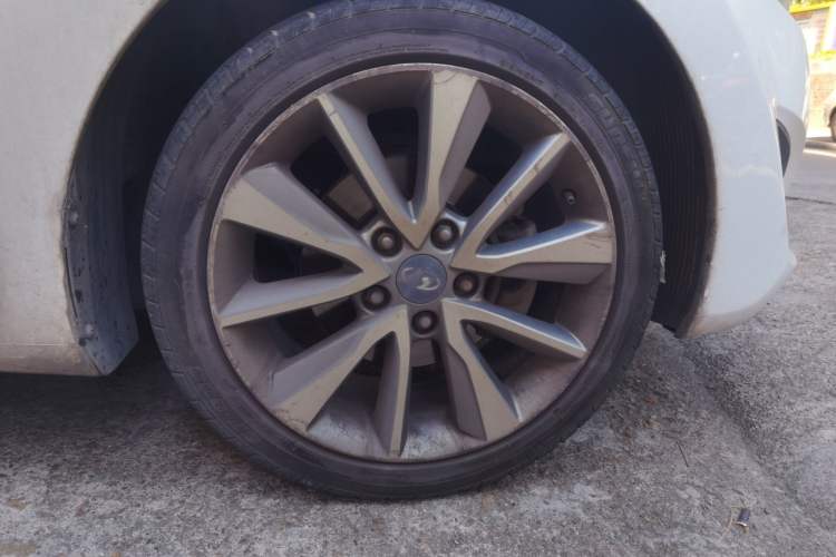 Used Hyundai Elantra (5th Generation / Langdong) 2015 1.6L Automatic Leading Model Right Front Wheel Hub