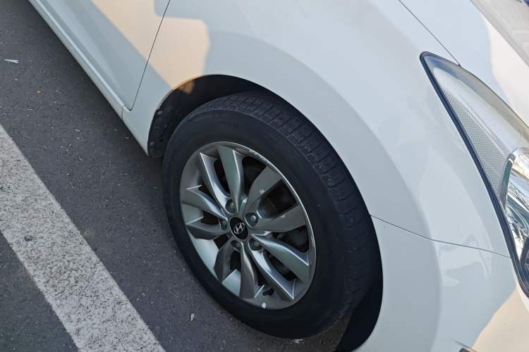 Used Hyundai Elantra (5th Generation / Langdong) 2015 1.6L Manual Leading Model Right Front Wheel Hub