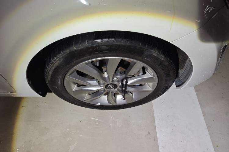 Used Hyundai Elantra (5th Generation / Langdong) 2015 1.6L Manual Leading Model Right Front Wheel Hub