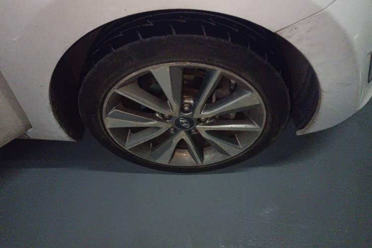 Used Hyundai Elantra (5th Generation / Langdong) 2015 1.6L Automatic Leading Model Right Front Wheel Hub