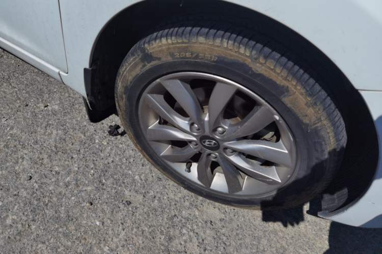 Used Hyundai Elantra (5th Generation / Langdong) 2015 1.6L Manual Leading Model Right Front Wheel Hub