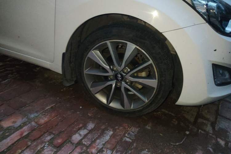 Used Hyundai Elantra (5th Generation / Langdong) 2015 1.6L Automatic Luxury Model Right Front Wheel Hub