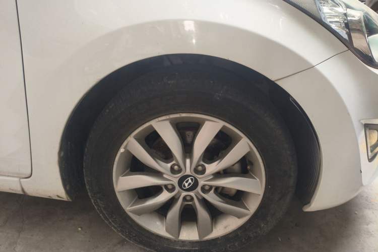 Used Hyundai Elantra (5th Generation / Langdong) 2015 1.6L Manual Leading Model Right Front Wheel Hub