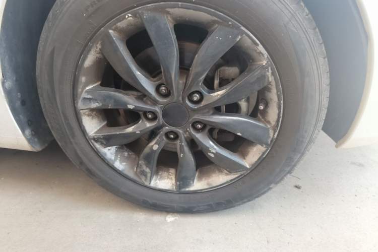 Used Hyundai Elantra (5th Generation / Langdong) 2015 1.6L Automatic Fashion Model Right Front Wheel Hub