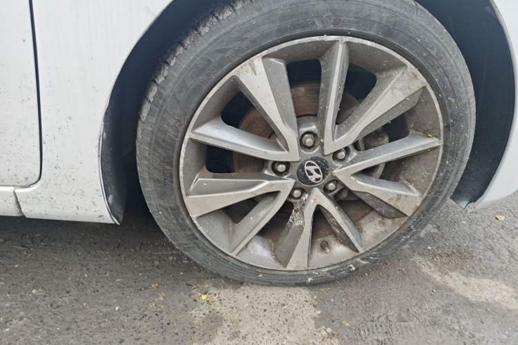 Used Hyundai Elantra (5th Generation / Langdong) 2015 1.6L Automatic Leading Model Right Front Wheel Hub
