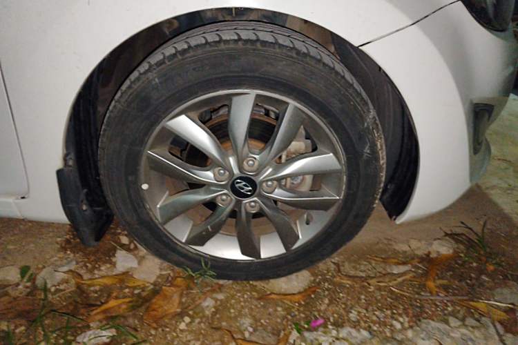 Used Hyundai Elantra (5th Generation / Langdong) 2015 1.6L Manual Fashion Edition Right Front Wheel Hub