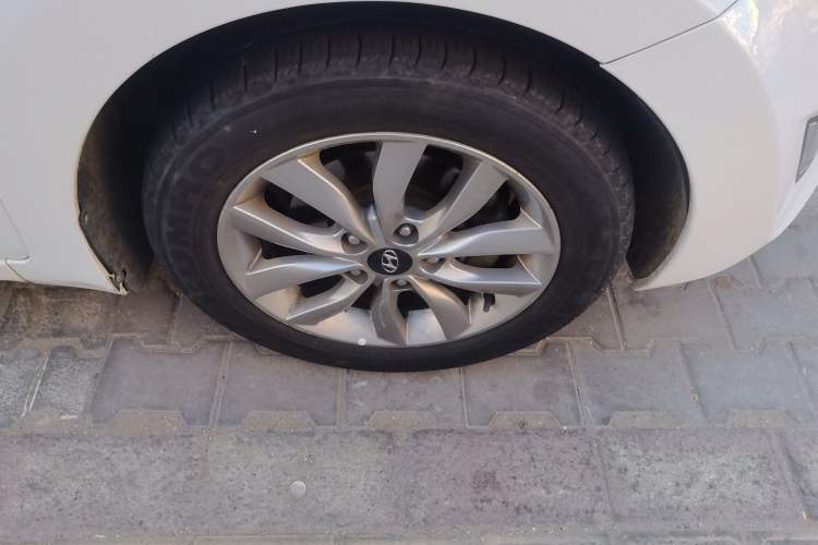 Used Hyundai Elantra (5th Generation / Langdong) 2015 1.6L Manual Fashion Edition Right Front Wheel Hub