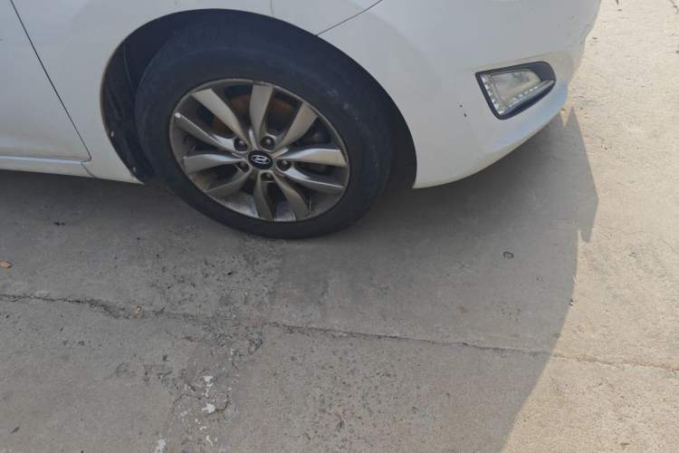 Used Hyundai Elantra (5th Generation / Langdong) 2015 1.6L Manual Leading Model Right Front Wheel Hub