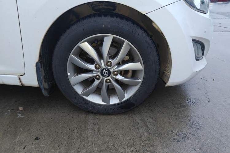 Used Hyundai Elantra (5th Generation / Langdong) 2015 1.6L Automatic Fashion Model Right Front Wheel Hub