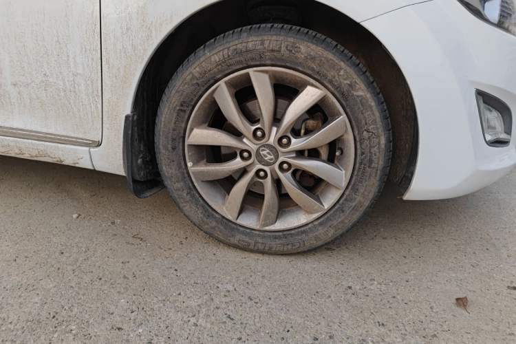 Used Hyundai Elantra (5th Generation / Langdong) 2015 1.6L Manual Leading Model Right Front Wheel Hub