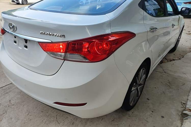 Used Hyundai Elantra (5th Generation / Langdong) 2015 1.6L Automatic Leading Model Right Rear Taillight