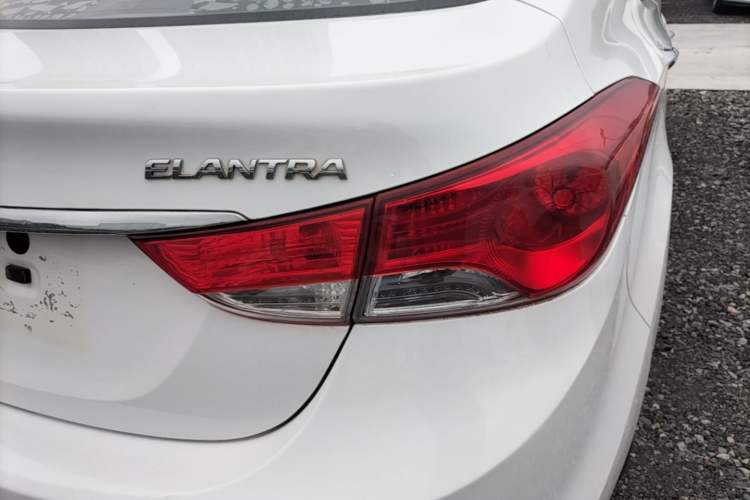 Used Hyundai Elantra (5th Generation / Langdong) 2015 1.6L Automatic Leading Model Right Rear Taillight