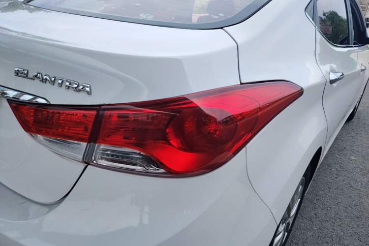 Used Hyundai Elantra (5th Generation / Langdong) 2015 1.6L Automatic Fashion Model Right Rear Taillight
