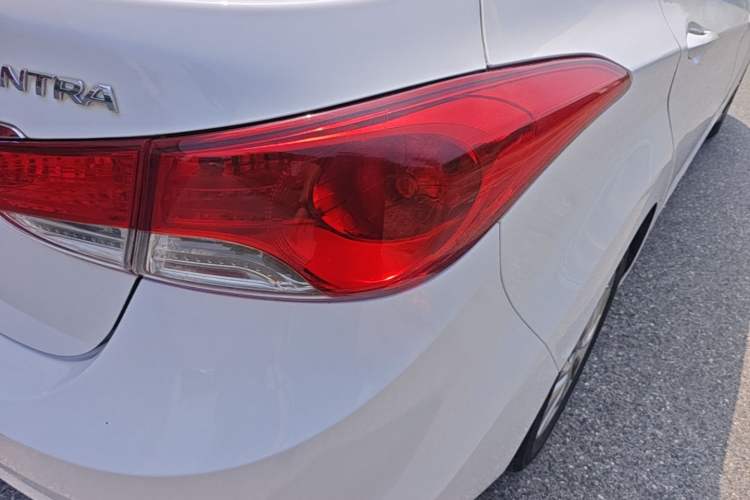 Used Hyundai Elantra (5th Generation / Langdong) 2015 1.6L Automatic Fashion Model Right Rear Taillight