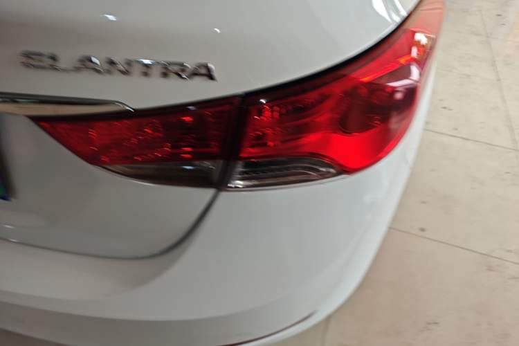Used Hyundai Elantra (5th Generation / Langdong) 2015 1.6L Automatic Leading Model Right Rear Taillight