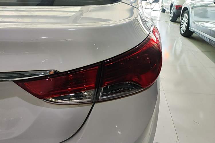 Used Hyundai Elantra (5th Generation / Langdong) 2015 1.6L Automatic Leading Model Right Rear Taillight