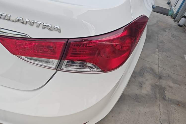 Used Hyundai Elantra (5th Generation / Langdong) 2015 1.6L Automatic Leading Model Right Rear Taillight