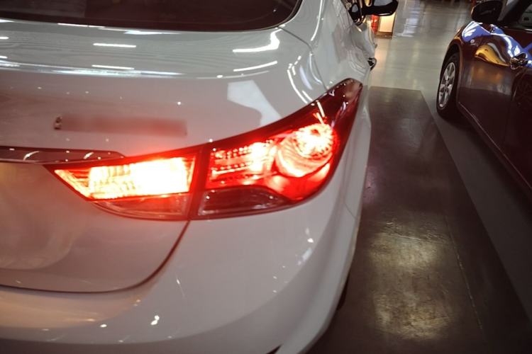 Used Hyundai Elantra (5th Generation / Langdong) 2015 1.6L Automatic Leading Model Right Rear Taillight