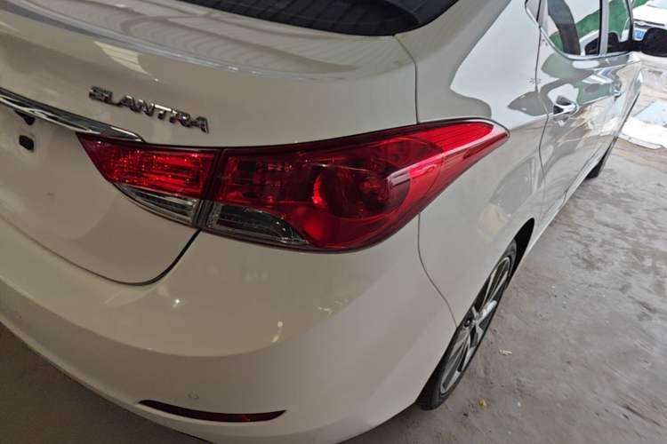 Used Hyundai Elantra (5th Generation / Langdong) 2015 1.6L Automatic Leading Model Right Rear Taillight