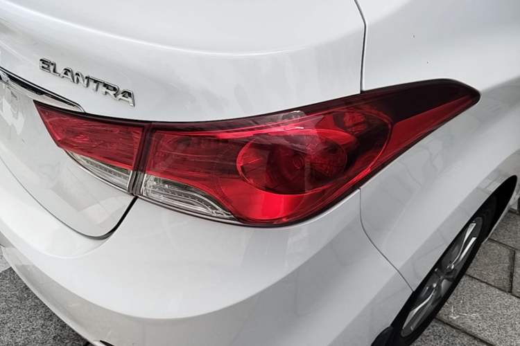 Used Hyundai Elantra (5th Generation / Langdong) 2015 1.6L Automatic Fashion Model Right Rear Taillight