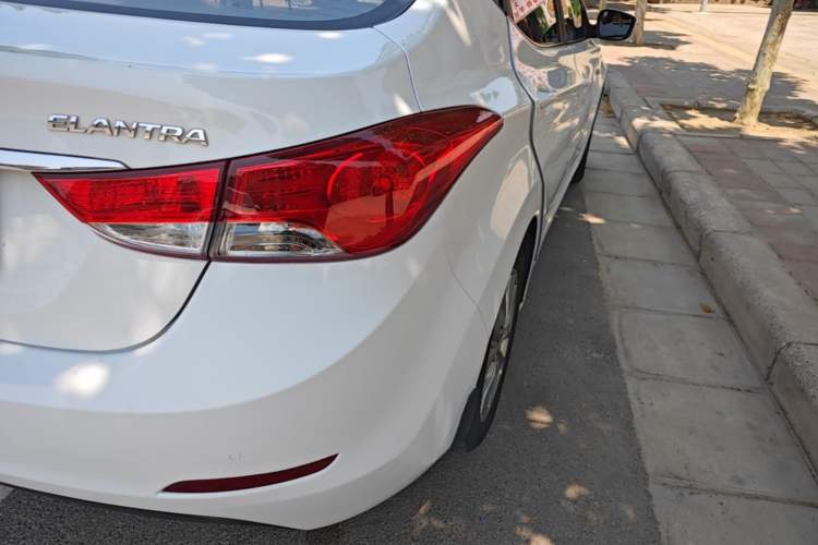 Used Hyundai Elantra (5th Generation / Langdong) 2015 1.6L Automatic Fashion Model Right Rear Taillight