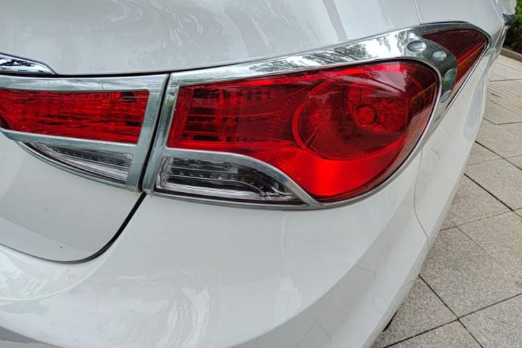 Used Hyundai Elantra (5th Generation / Langdong) 2015 1.6L Automatic Leading Model Right Rear Taillight