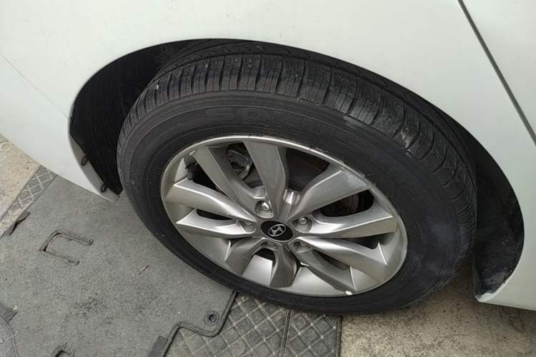 Used Hyundai Elantra (5th Generation / Langdong) 2015 1.6L Manual Leading Model Right Rear Wheel Hub